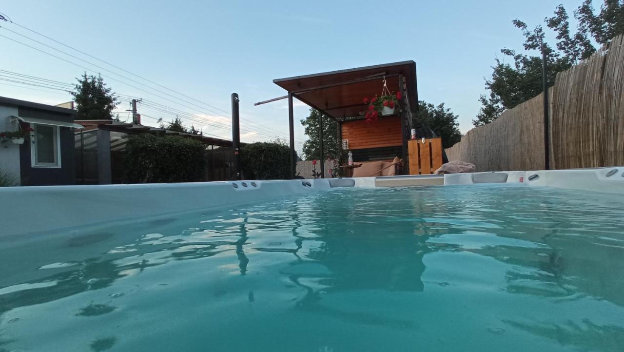 Green Corner Wellness Püspökladány Екстериор снимка