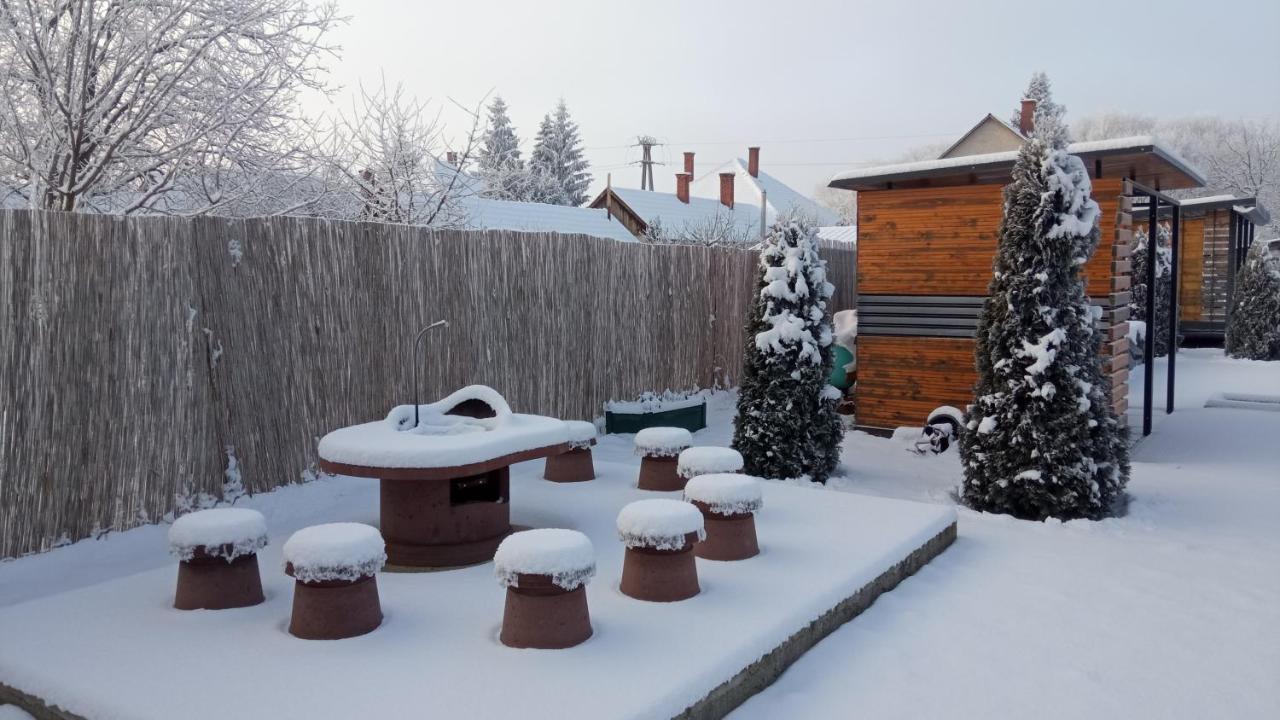 Green Corner Wellness Püspökladány Екстериор снимка