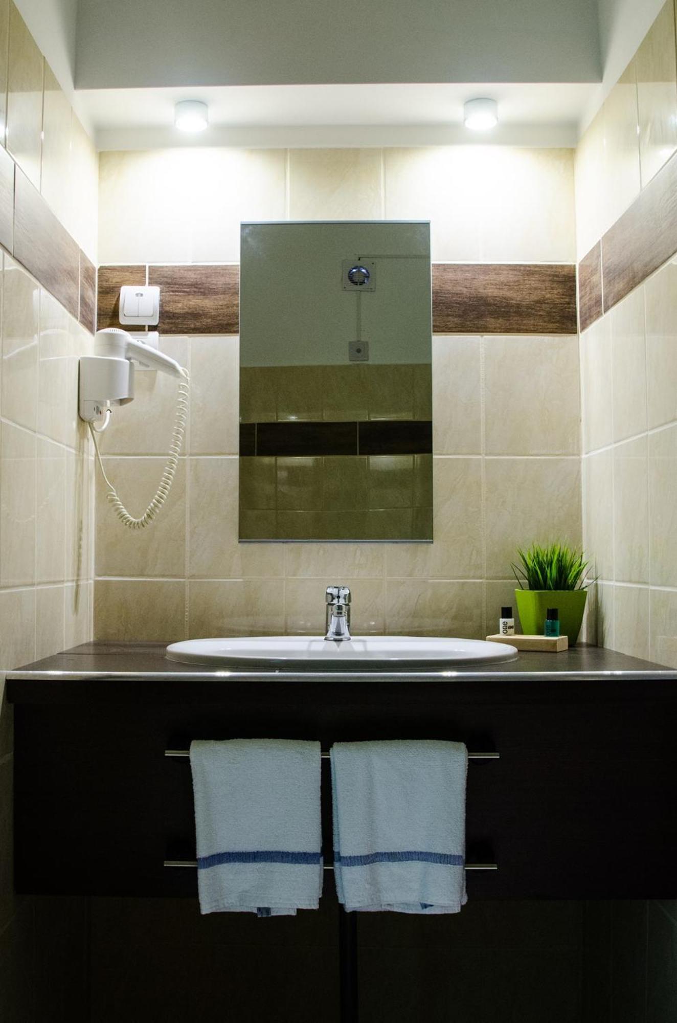 Green Corner Wellness Püspökladány Екстериор снимка
